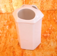 Foto Pote de Porcelana para creme dental 6  12,5 x 6,5