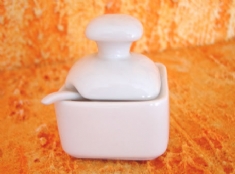 Foto Farinheira de Porcelana com colher 1  ,aucareiro,